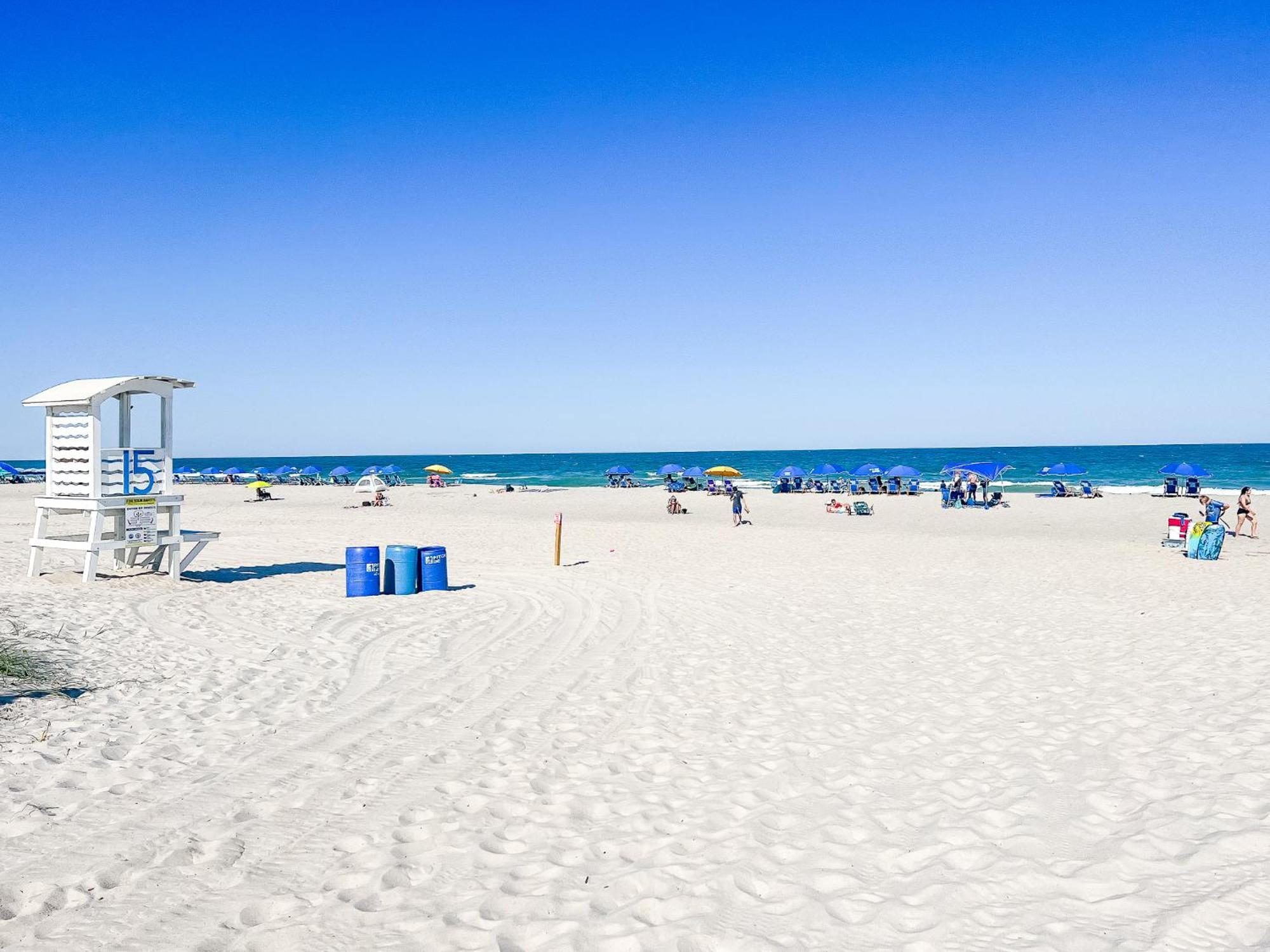 Cozy Beach Condo Sleeps 6 Pool Carolina Beach Eksteriør bilde
