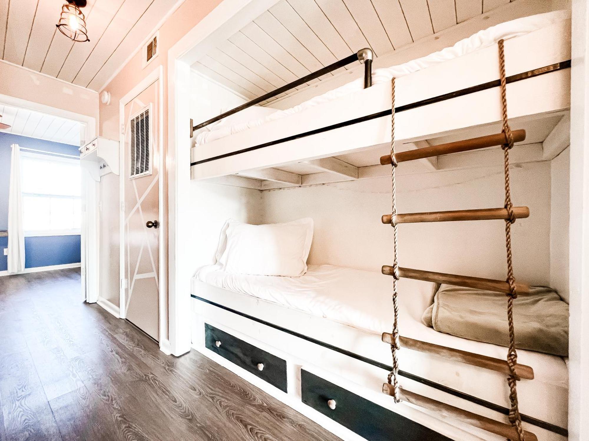 Cozy Beach Condo Sleeps 6 Pool Carolina Beach Eksteriør bilde